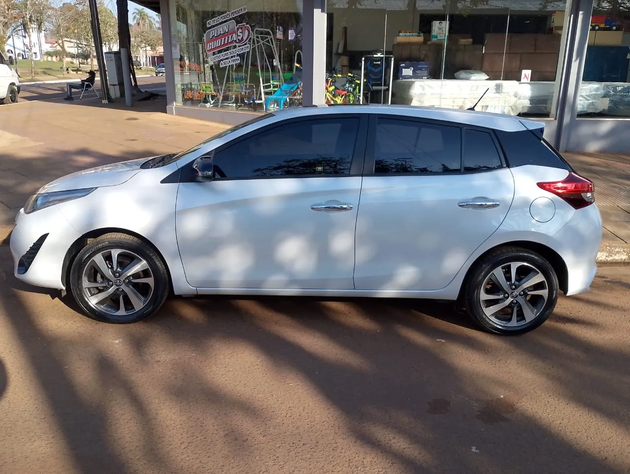 TOYOTA YARIS - Vista principal