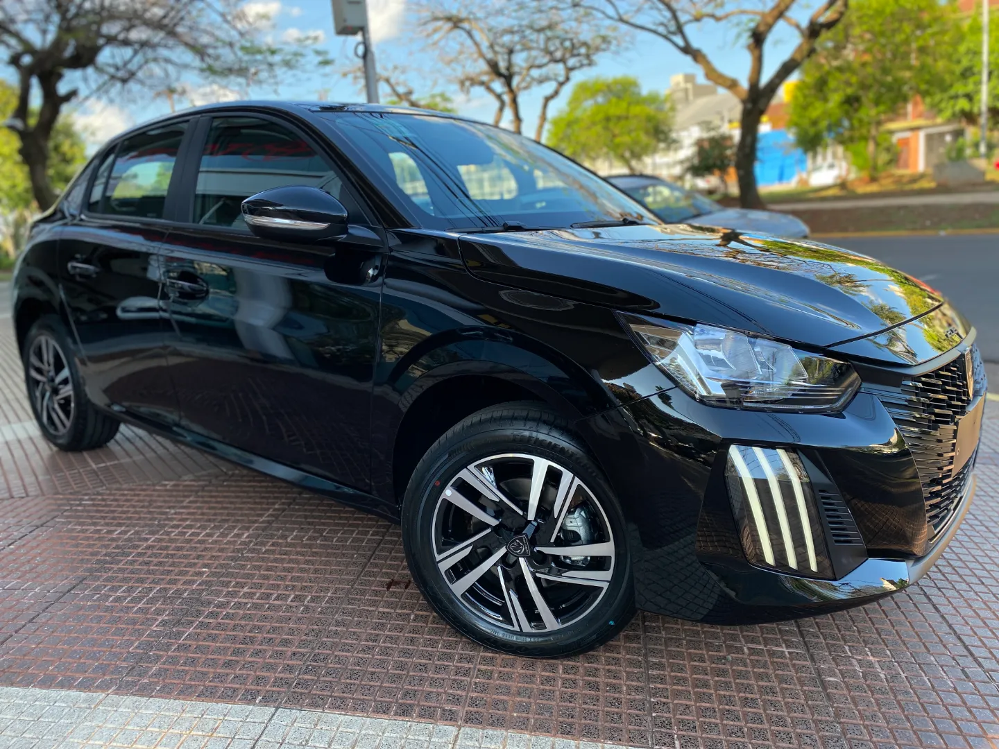 PEUGEOT 208 - Vista principal