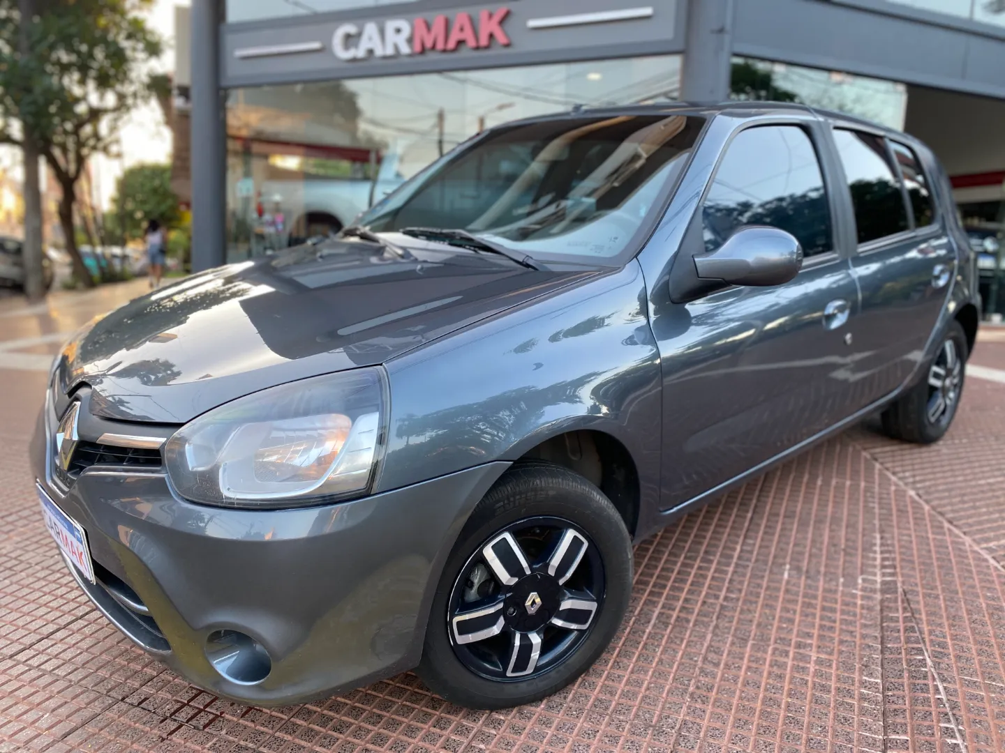 RENAULT CLIO MIO - Vista principal