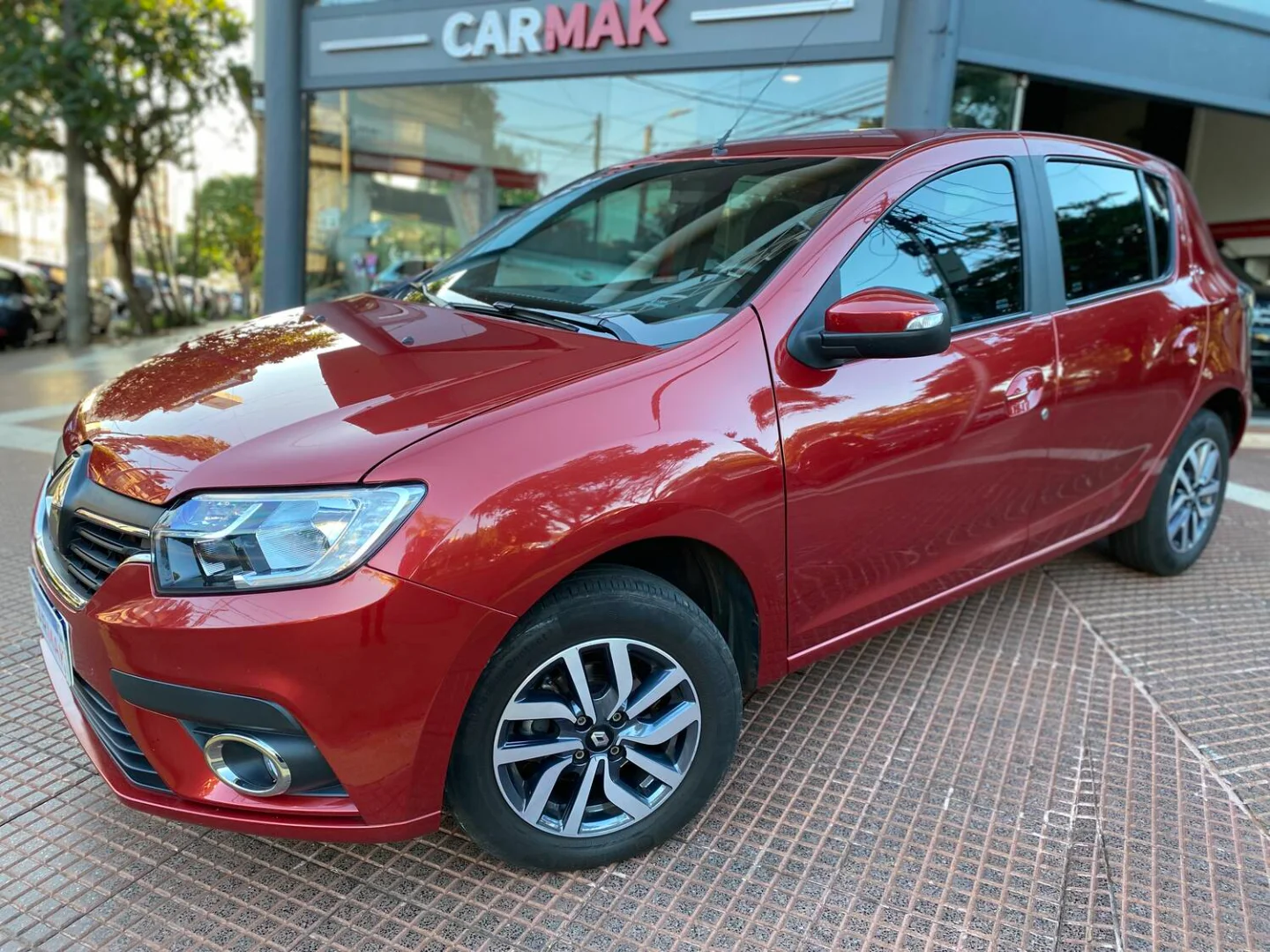 RENAULT SANDERO - Vista principal
