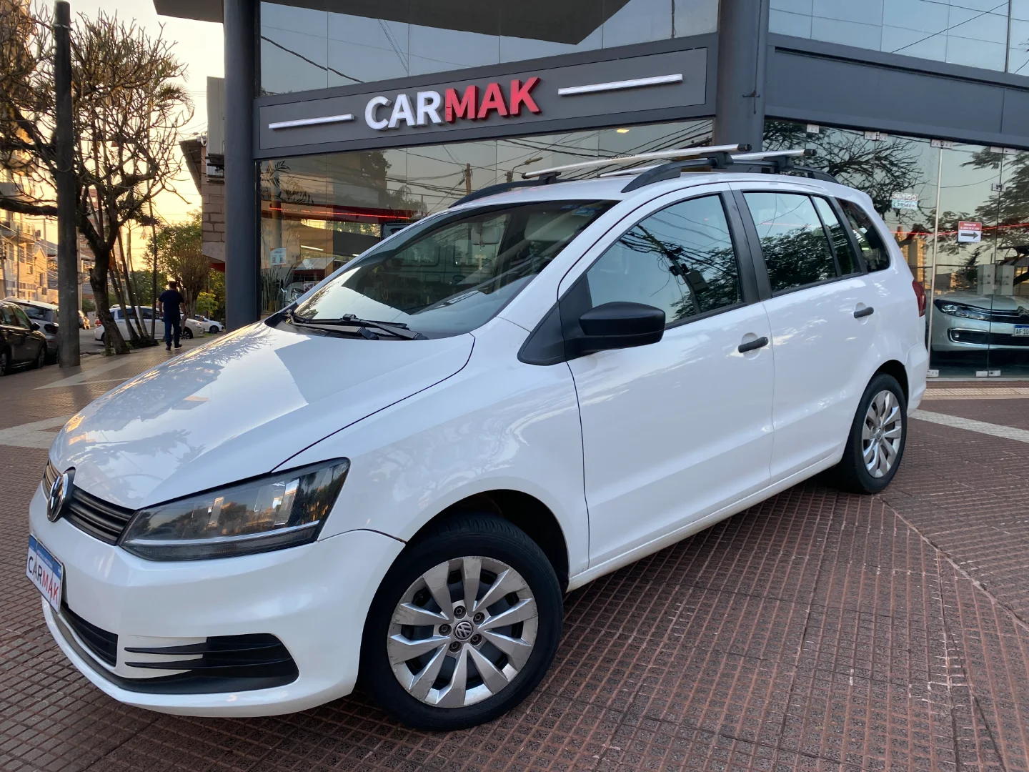 VOLKSWAGEN SURAN - Vista principal